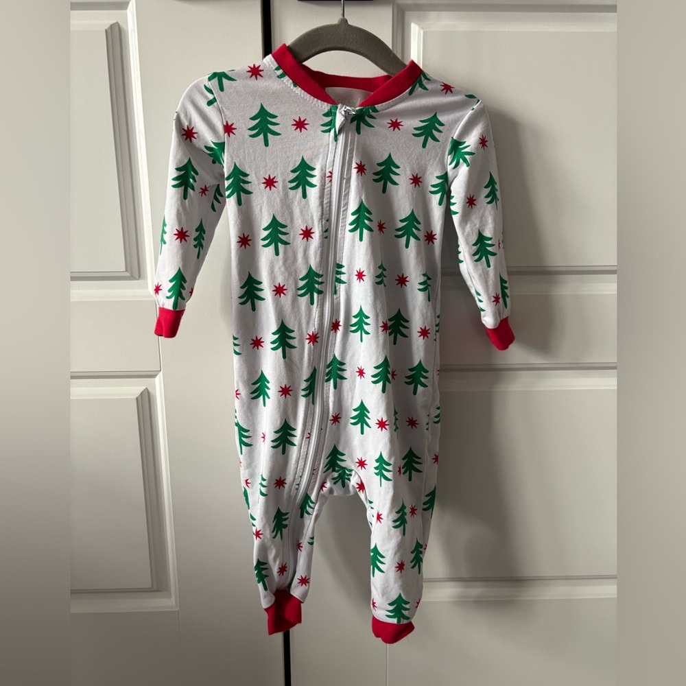 6-12 M Cecil And Lou boys knit Christmas pajamas